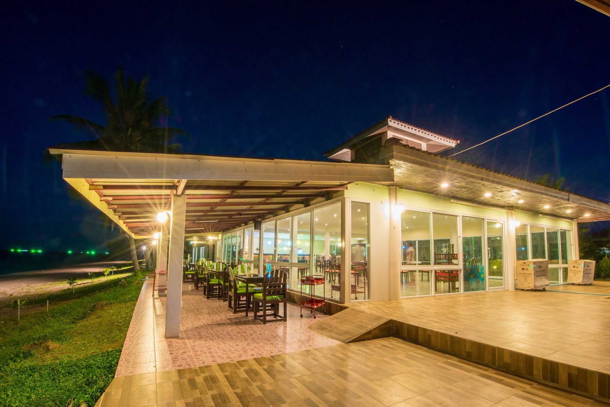 Star Light Beach Resort And Restaurant Chumphon Ngoại thất bức ảnh