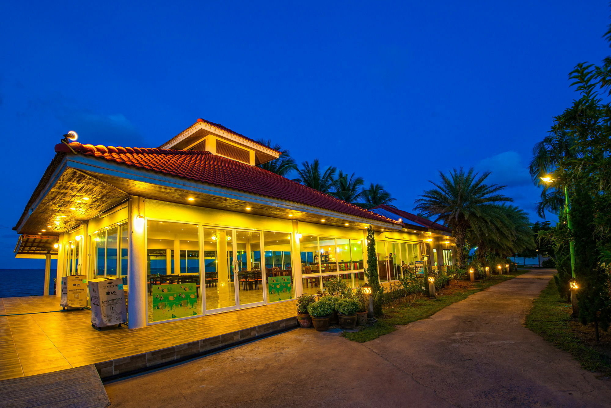 Star Light Beach Resort And Restaurant Chumphon Ngoại thất bức ảnh